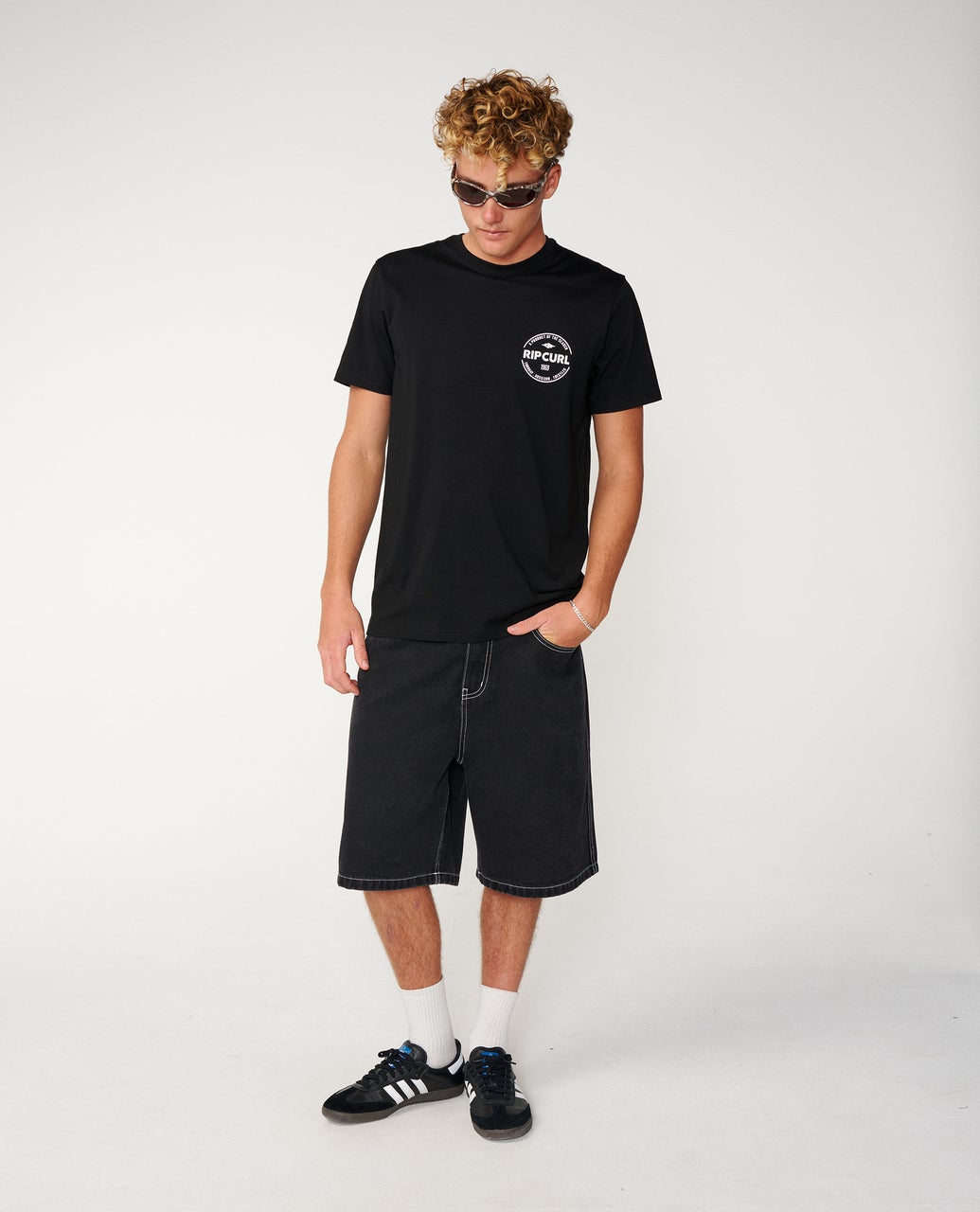 STAPLE TEE