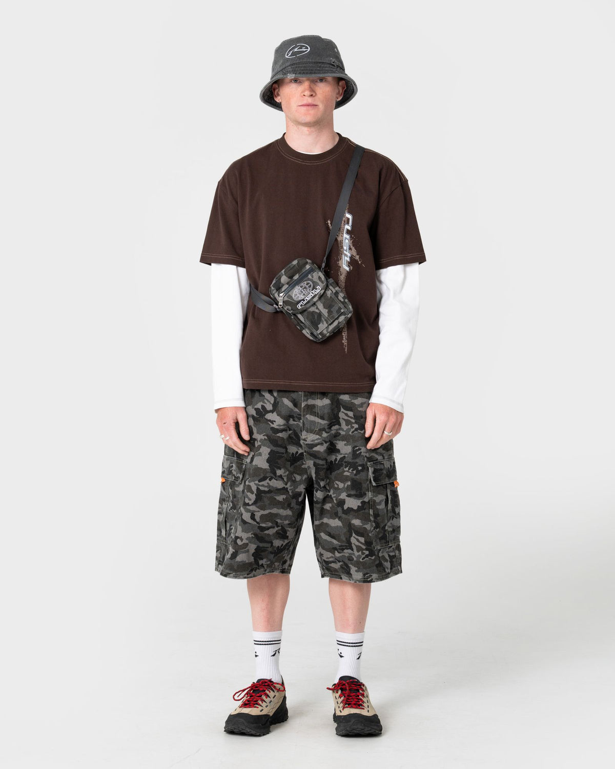 SPLIT SEAM BUCKET HAT