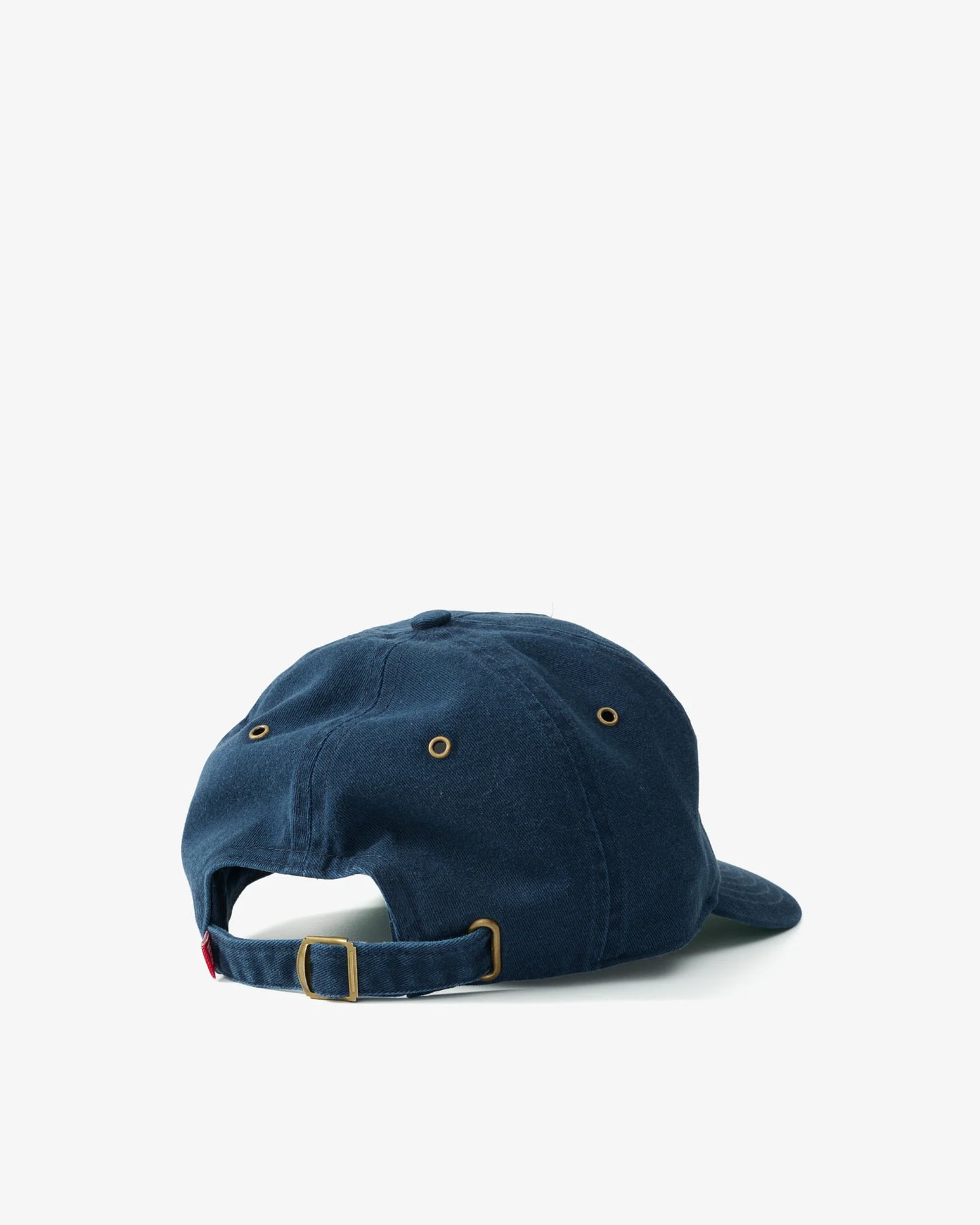 ADDRESS TEXT RELAXED GOLFER