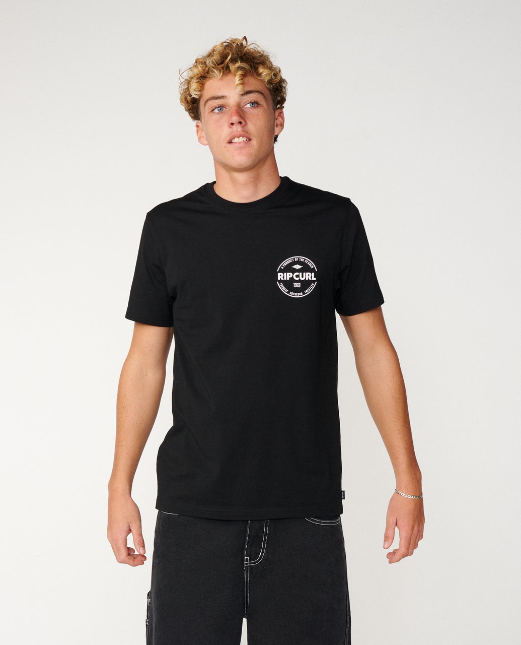 STAPLE TEE