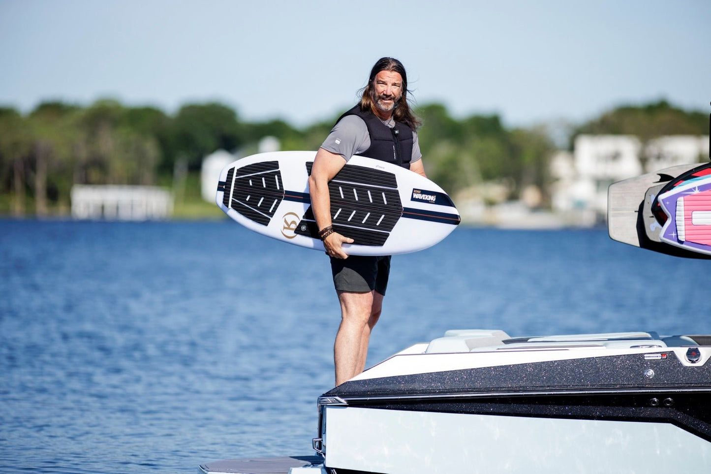 2025 Ronix Flyweight Wave King Surfer - Ronix252390 - White / Black / Gold - 5 7