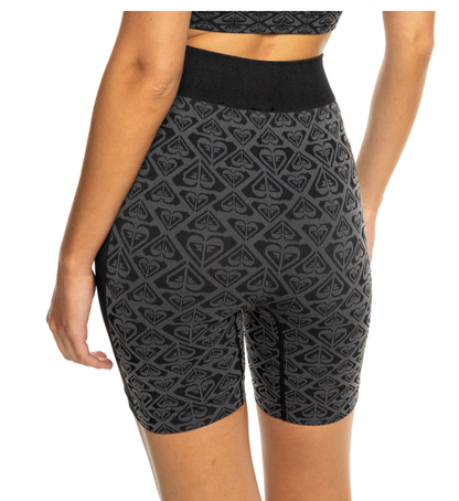 Chill Out Seamless Heart Short