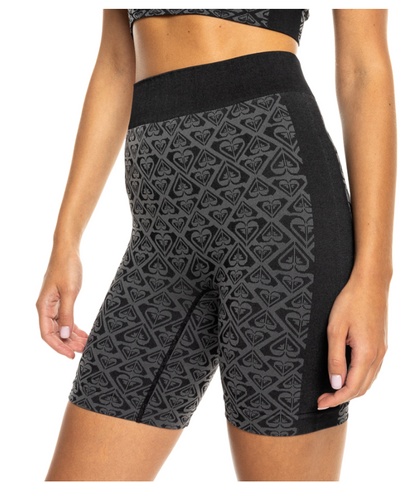 Chill Out Seamless Heart Short