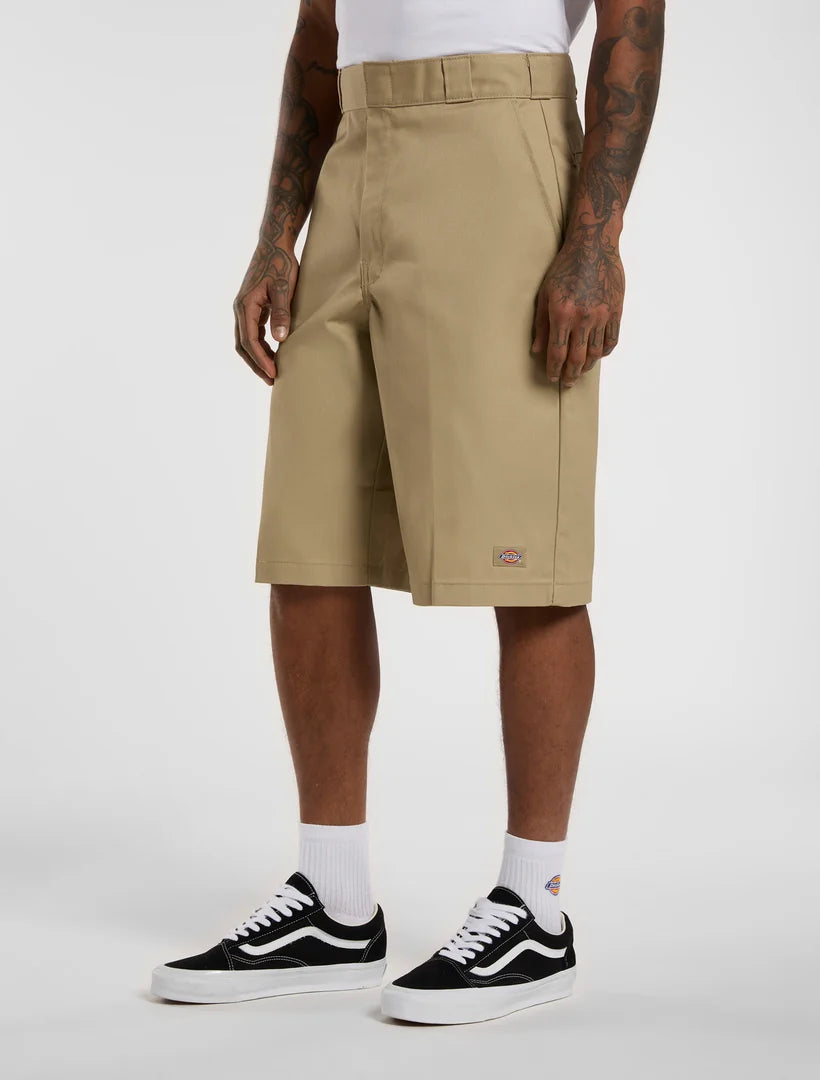 13 Loose Fit Multi Pocket Short'