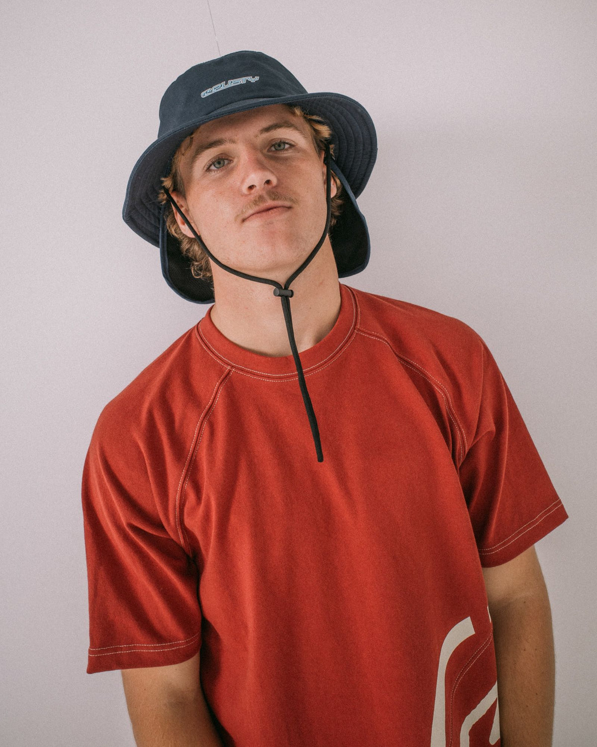 CARBON BUCKET HAT