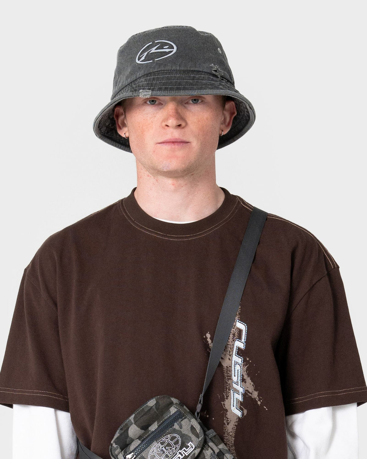 SPLIT SEAM BUCKET HAT