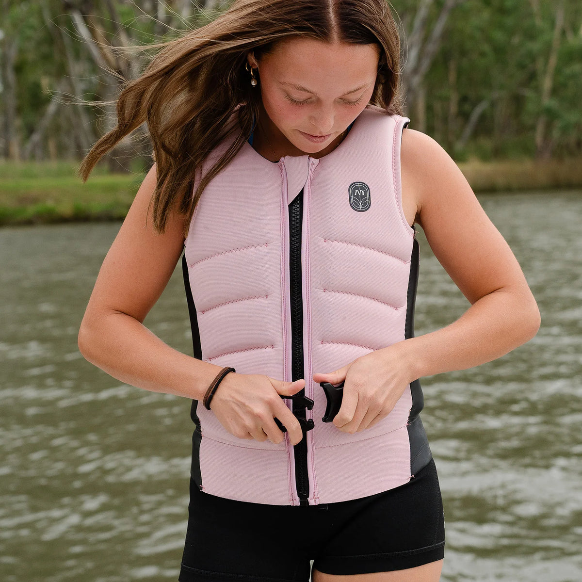 2027 IVY SIGNATURE VEST