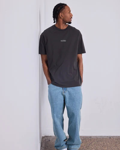 DISPLACE BOX FIT TEE