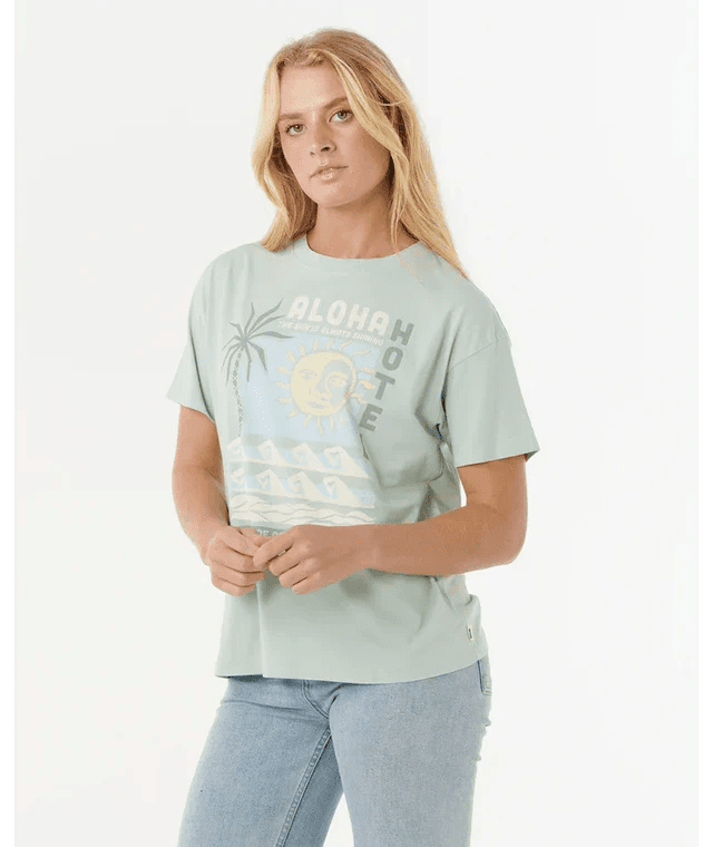 ALOHA HOTEL RELAXED TEE - Rip Curl0JLWTE-LIGHT MOSS-L