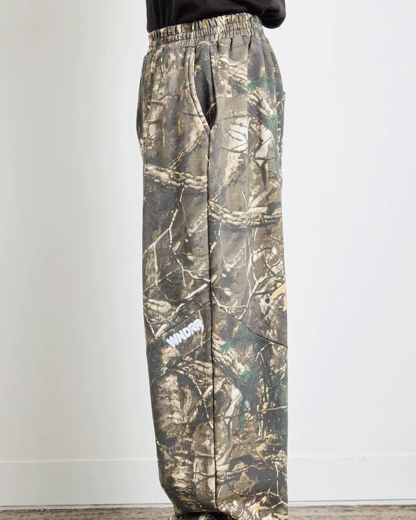 Halo Jumbo Trackpant - WNDRRW26DI016-CAMO-M