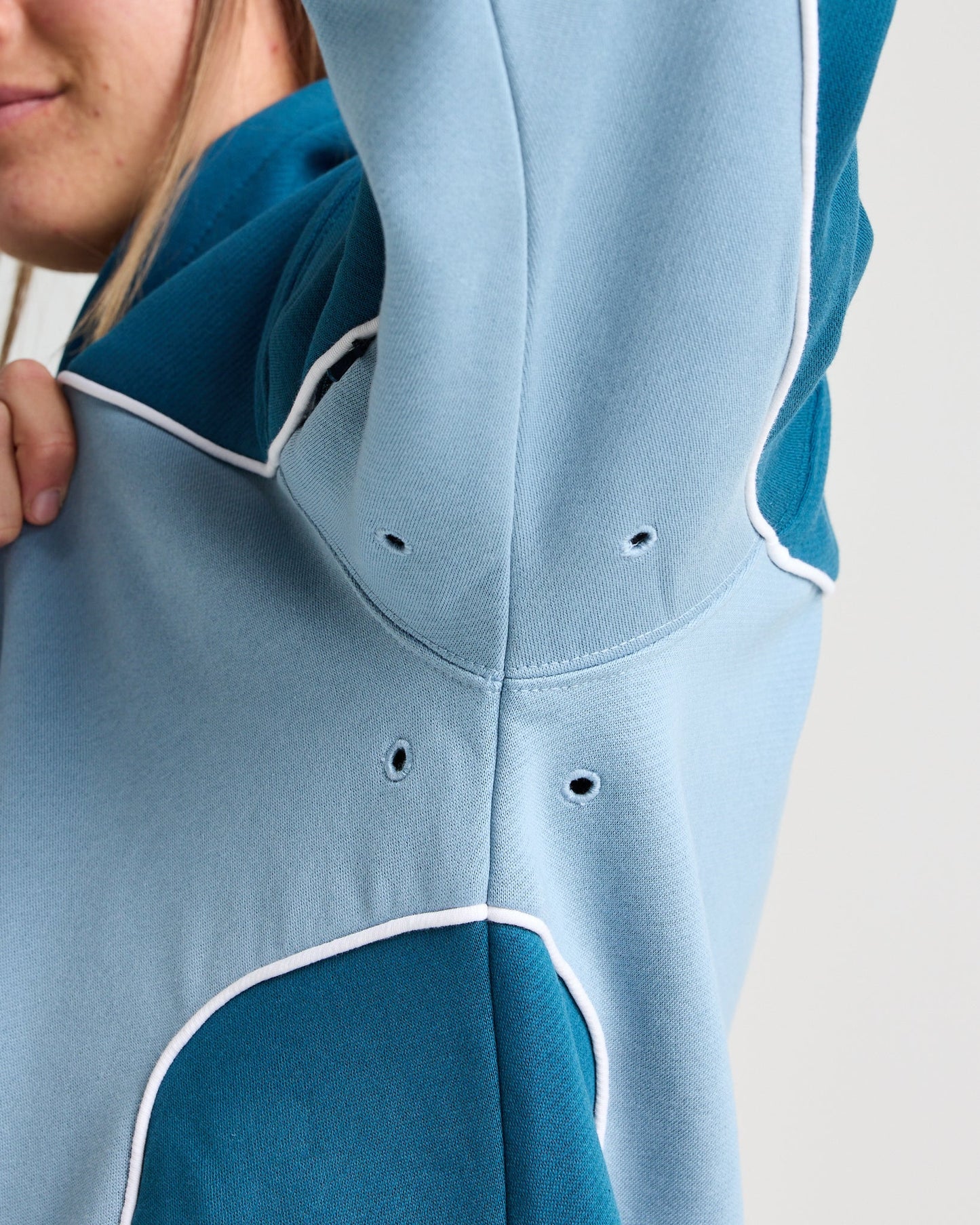 Mobbin Hoodie - Yuki ThreadsW26MHLWW-Legion Windward-Extra Small