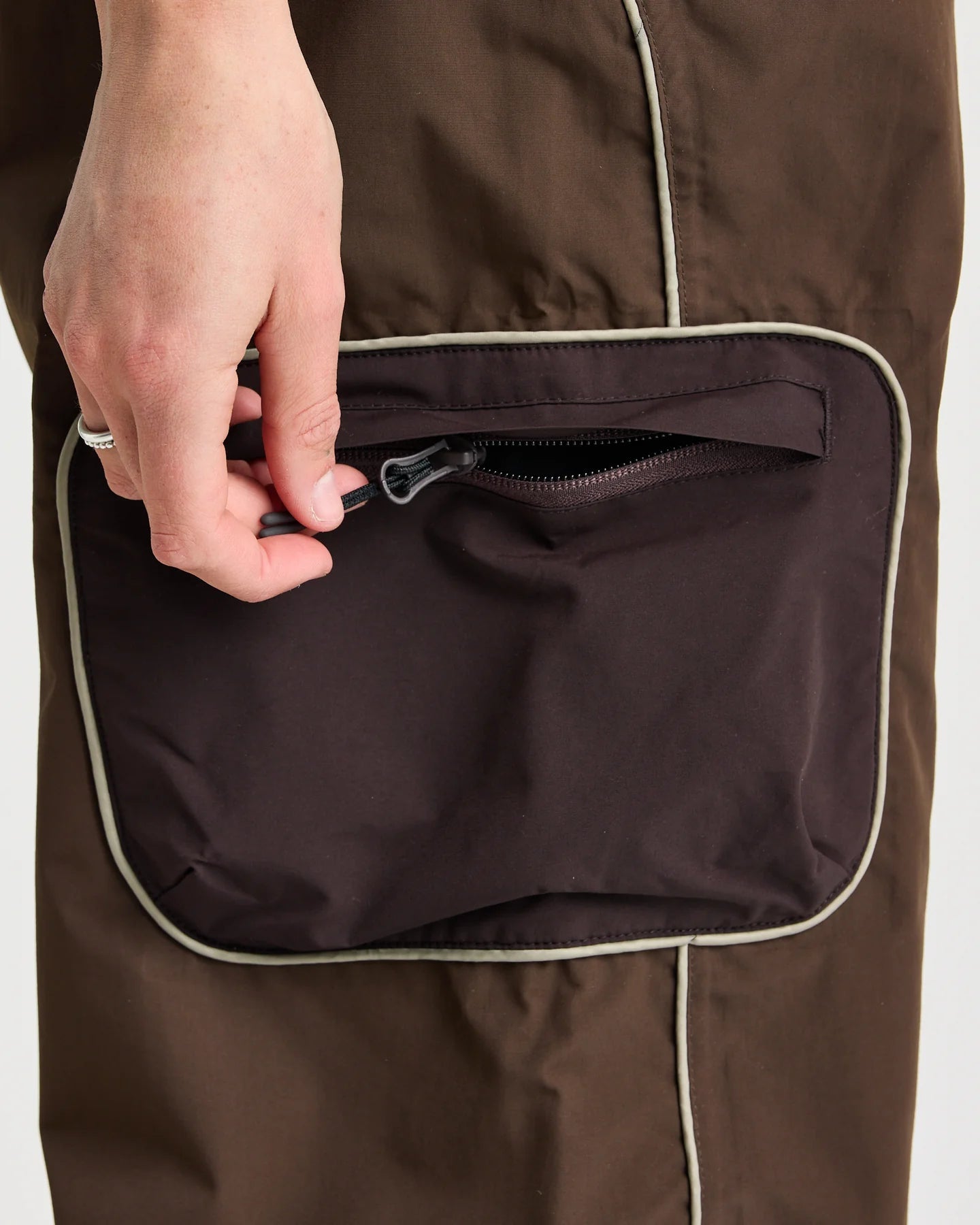 Mobbin Pant - Yuki ThreadsW26MPBRW-Brown-Medium