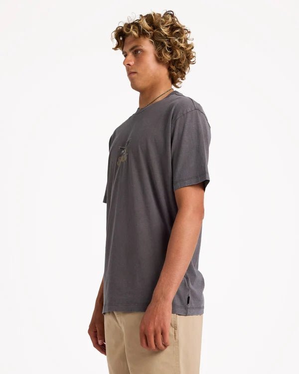 ON WINGS SS TEE -RVCAUVYZT01010-PIRATE BLACK-S