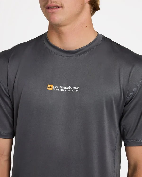 SEAGRASS UV+ SS TEE -QuiksilverUQMWR03017-IRON GATE-S