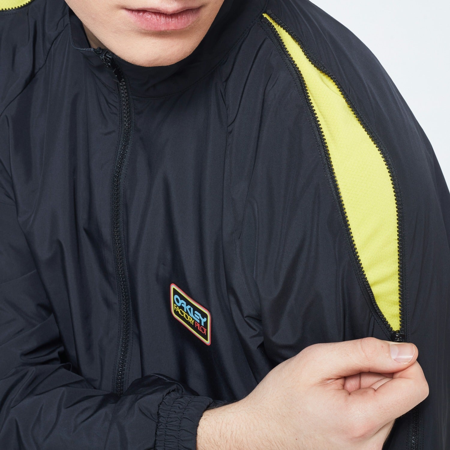 VENTILATION TRACK JACKET - OakleyFOA400001-Blackout-S